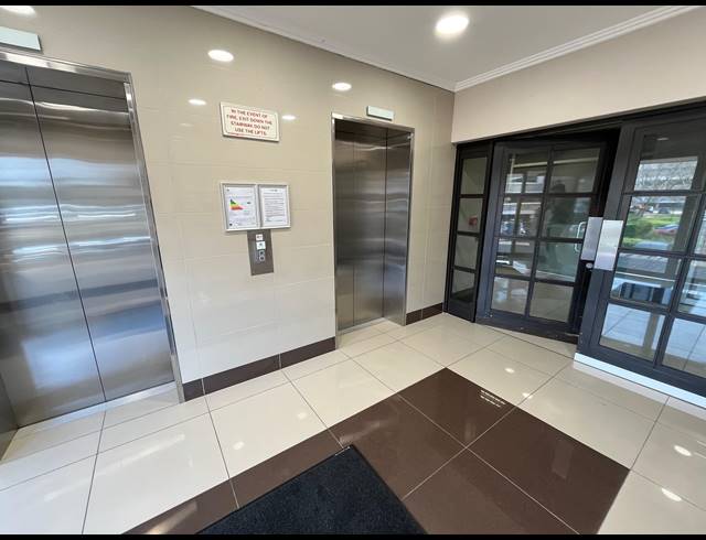 324M² OFFICE TO LET IN PINELANDS